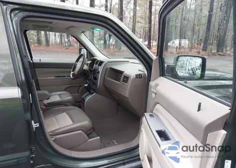 2007 Jeep Patriot Limited z USA, uszkodzony, nr VIN 1J8FF48W97D372179